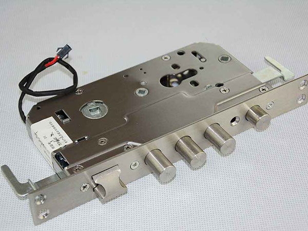 聂荣24小时上门开锁公司