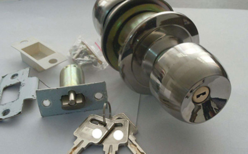 聂荣24小时上门开锁公司