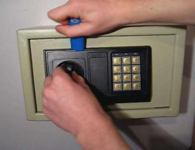 聂荣24小时上门开锁公司