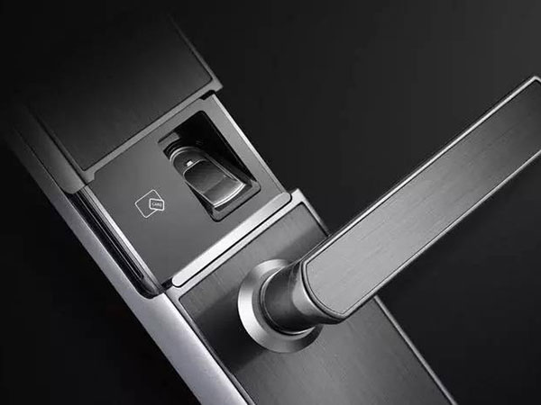 聂荣24小时上门开锁公司