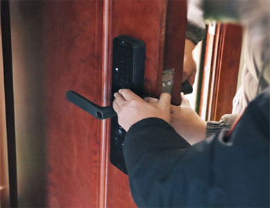 聂荣24小时上门开锁公司